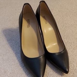 Michael Kors classic heels